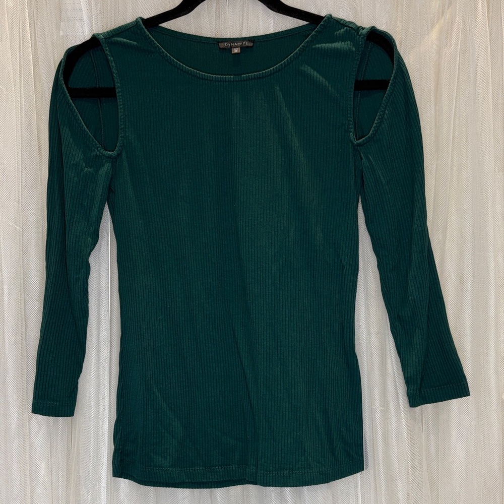 ❤️‍🔥3/$20 Dynamite Emerald Long Sleeve Top with Cut-Outs❤️‍🔥